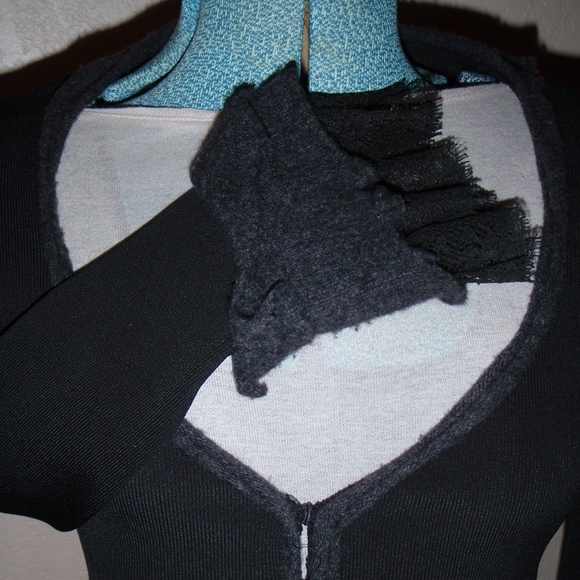 Moschino Cropped Lace & Wool Wide Cuff Top - Picture 5 of 6